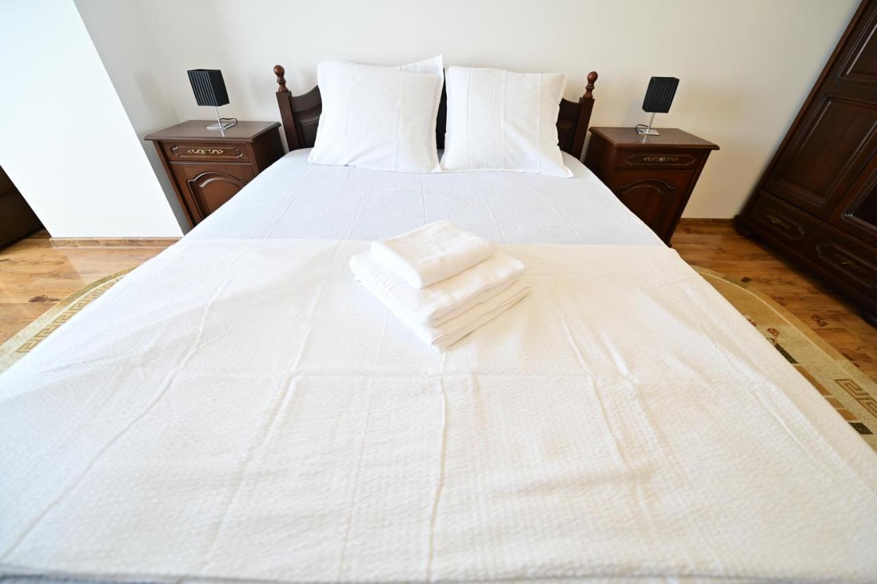 Vacation Apartment With Free Parking シビウ エクステリア 写真
